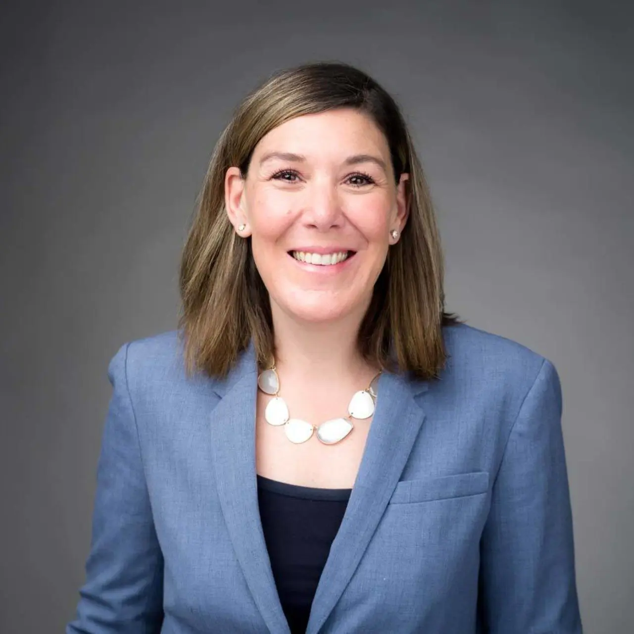 Shari Stauder headshot