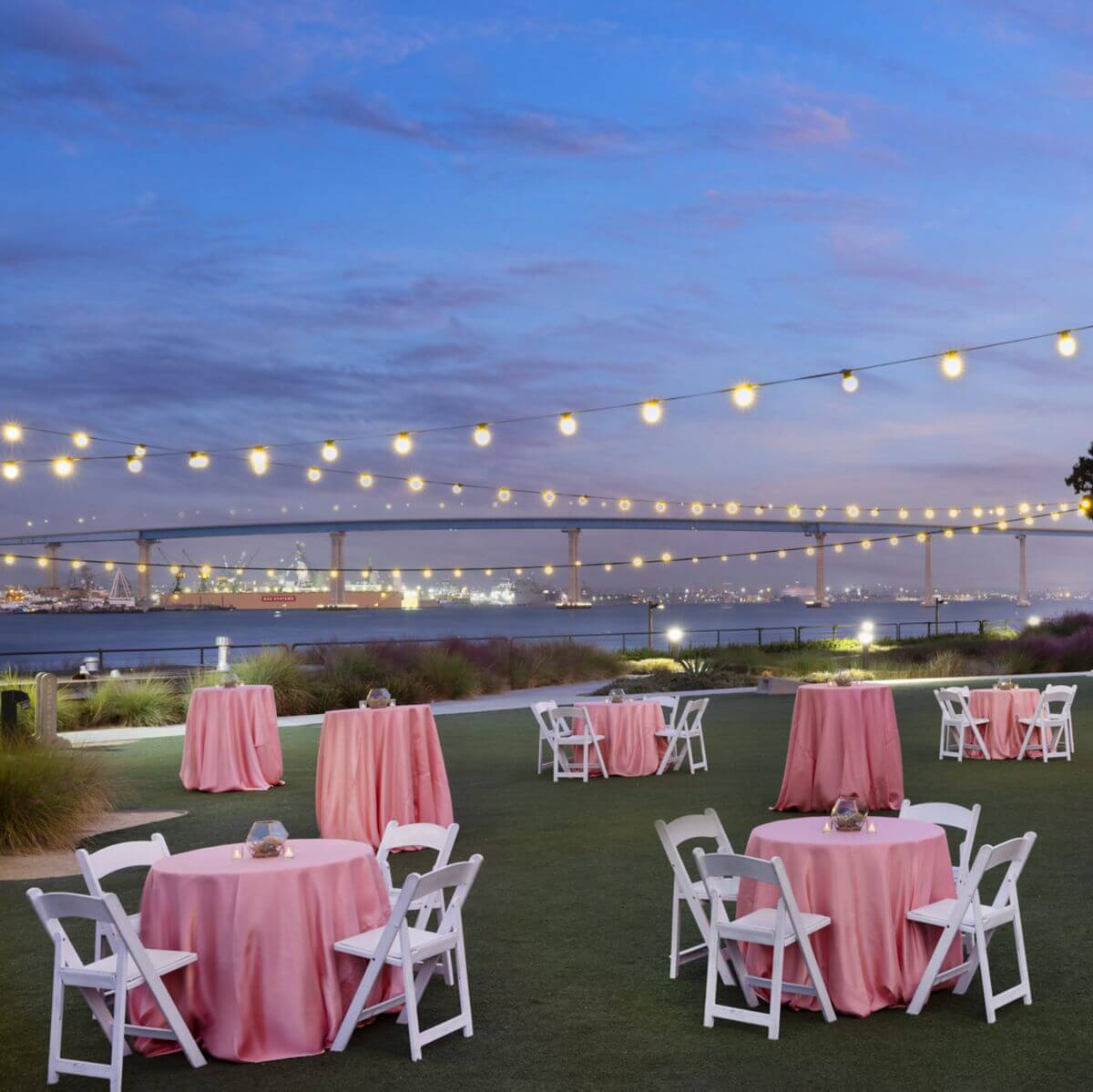 Coronado Island Resort Meeting Space - Poolside Lawn